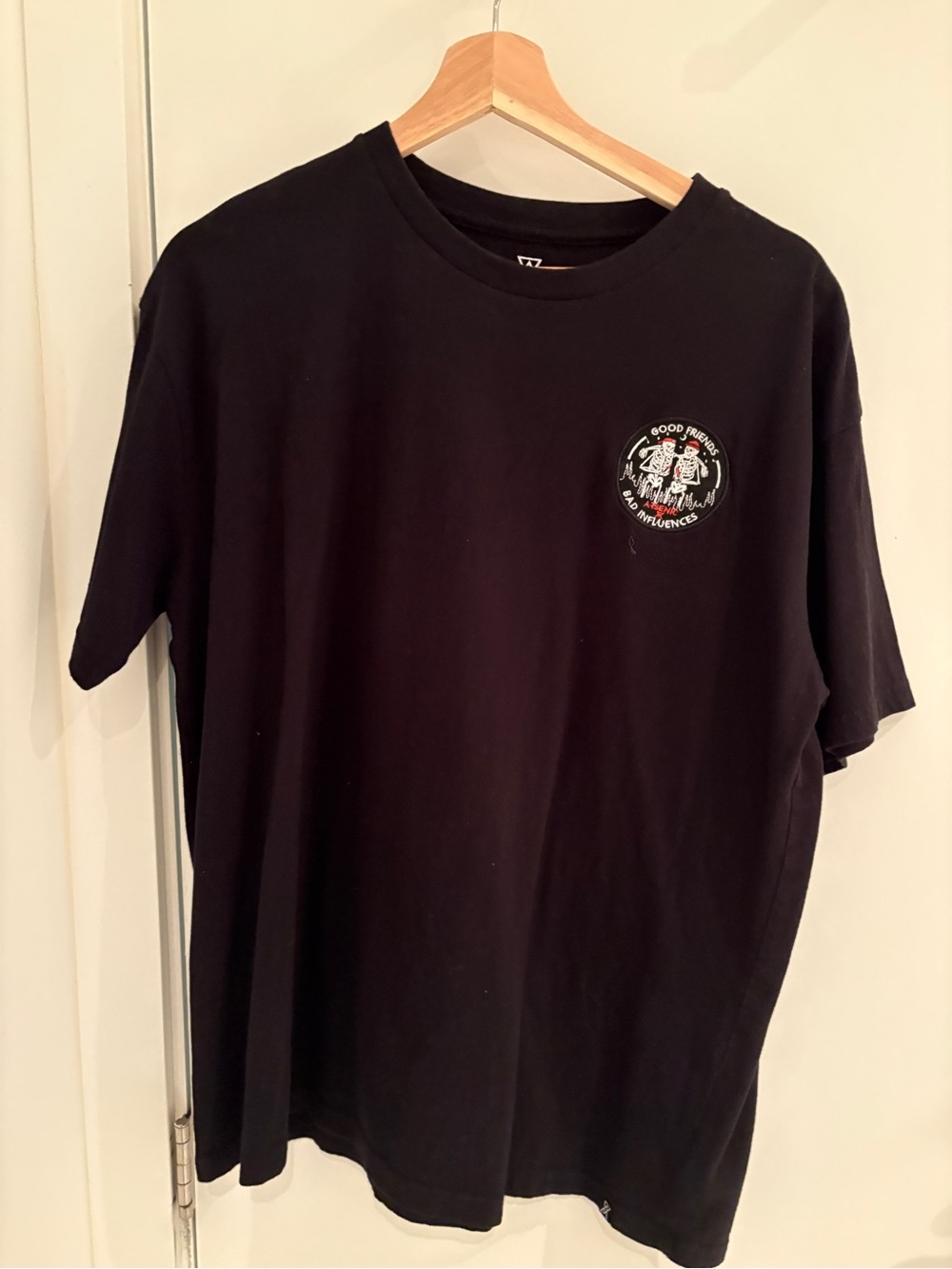 Black Short Sleeve Skull Graphic Crewneck Tee